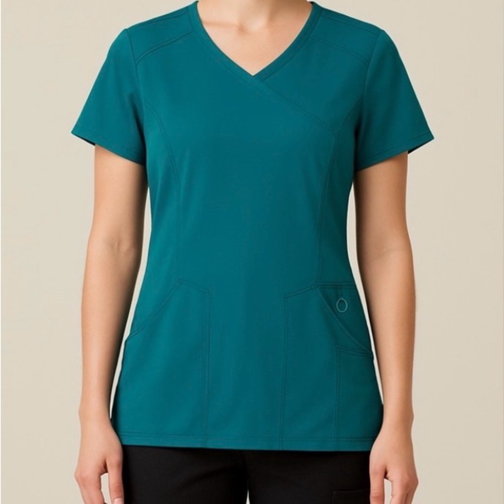 Cherokee Infinity Teal Scrub Top – XS – Excellent Condition (M6)✨